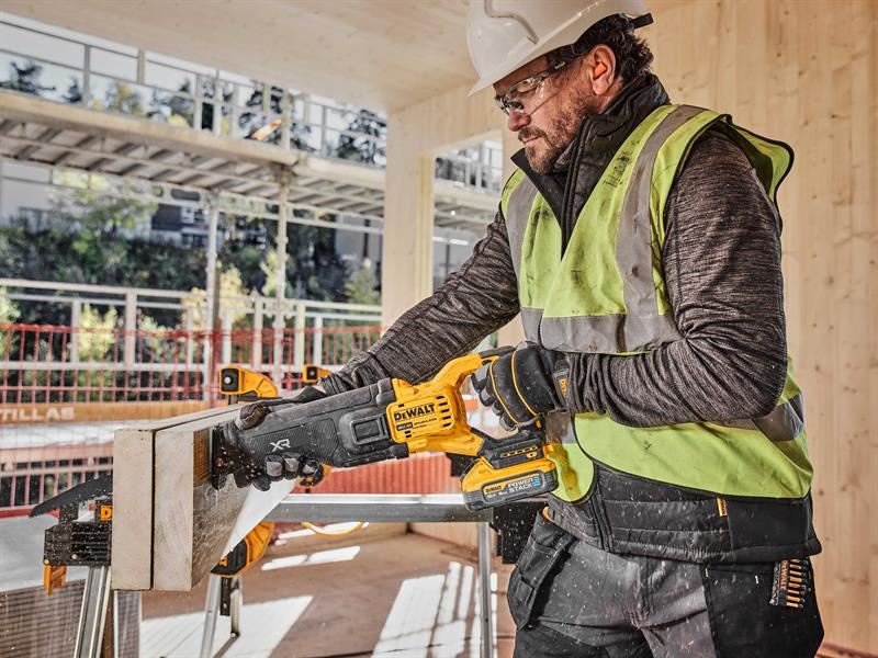 DeWalt DCS386H2T XR Advantage Reciprocating Saw 18V 2 x POWERSTACK 5.0Ah Li-ion