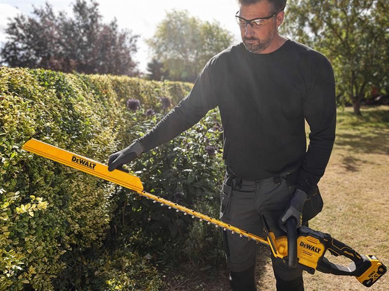DeWalt Power Tools DCMHT567P1 XR Hedge Trimmer 18V 1 x 5.0Ah Li-ion