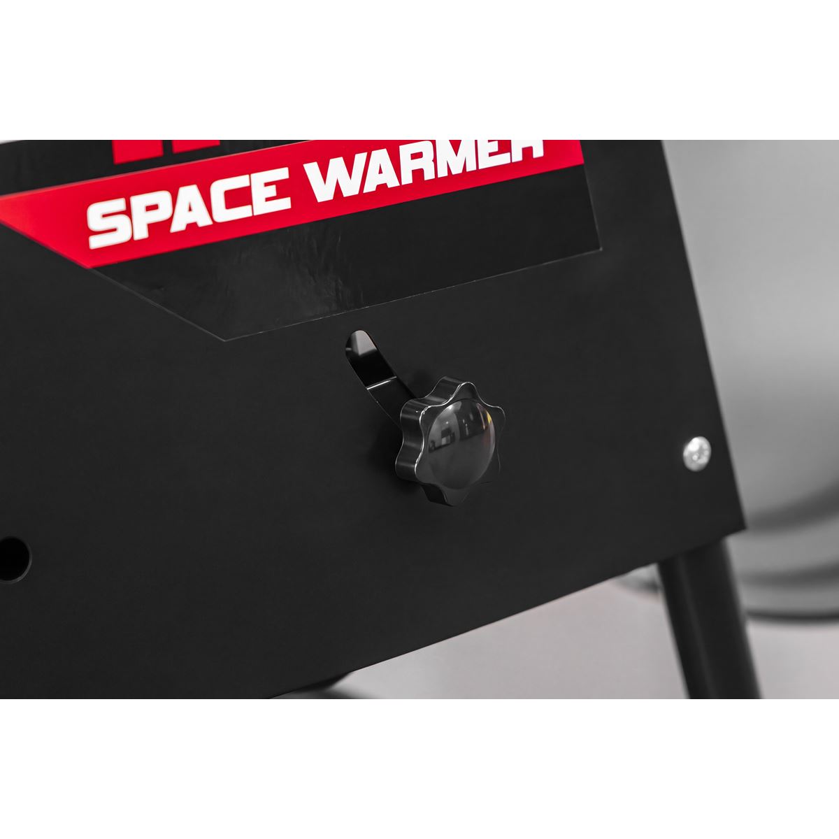 Sealey IR37 Space Warmer Infrared Kerosene/Diesel Heater with Wheels 136,500Btu/hr | 136,500Btu/hr(40kW), 230V ~ 50Hz, Overheat Protection