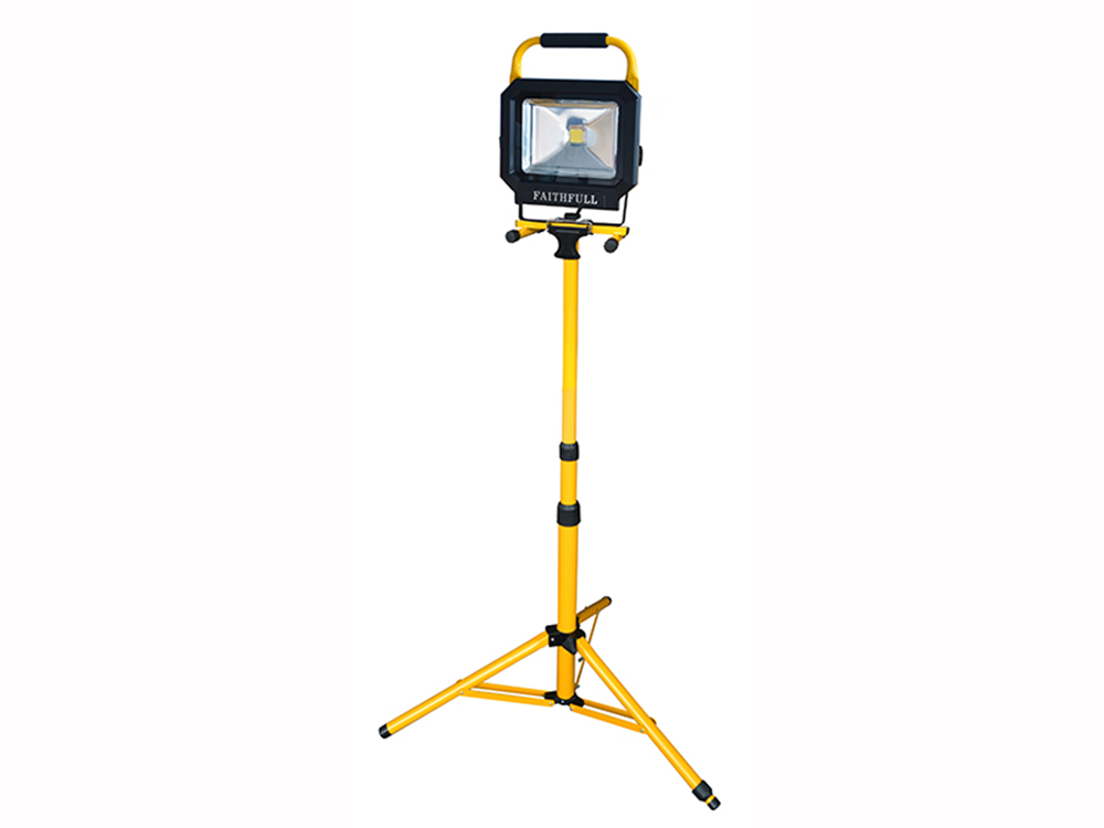 Faithfull Power Plus FPPSLLED30TL COB LED Single Pod Tripod Sitelight 30W 2100 Lumens 110V |