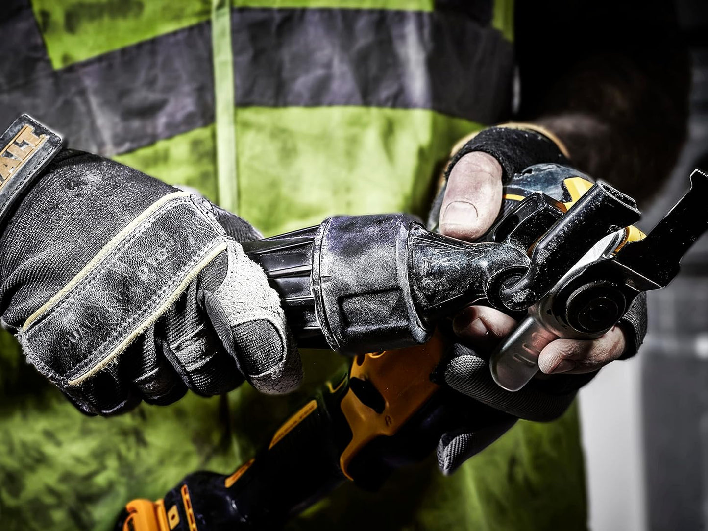 DEWALT DCS355M2-GB DCS355M2 XR Brushless Oscillating Multi-Tool 18V 2 x 4.0Ah Li-ion