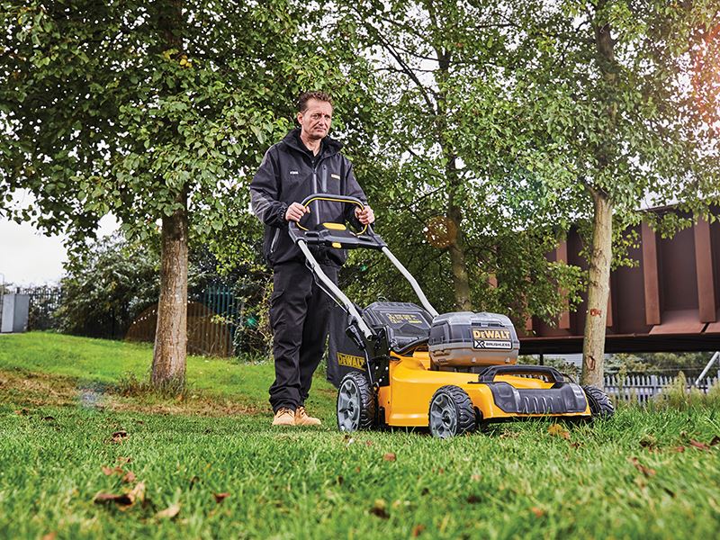 DeWalt DCMW564P2-GB DCMW564P2 XR Brushless Lawnmower 18V 2 x 5.0Ah Li-ion