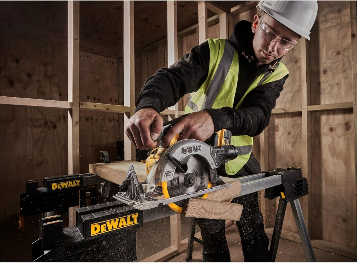 DEWALT DCS565N-XJ DCS565N XR Brushless Circular Saw 18V Bare Unit