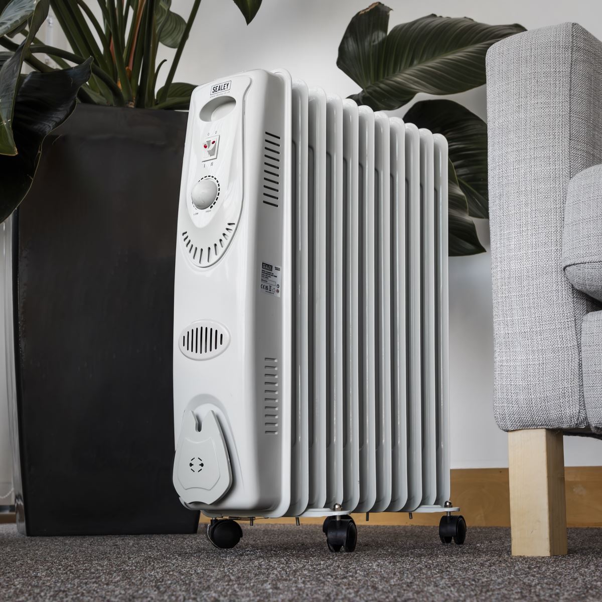 Sealey RD2500 11-Element Oil-Filled Radiator 2500W/230V | Thermostat, Tip-Over Switch | Oil filled radiator suitable for office, home, showroom and