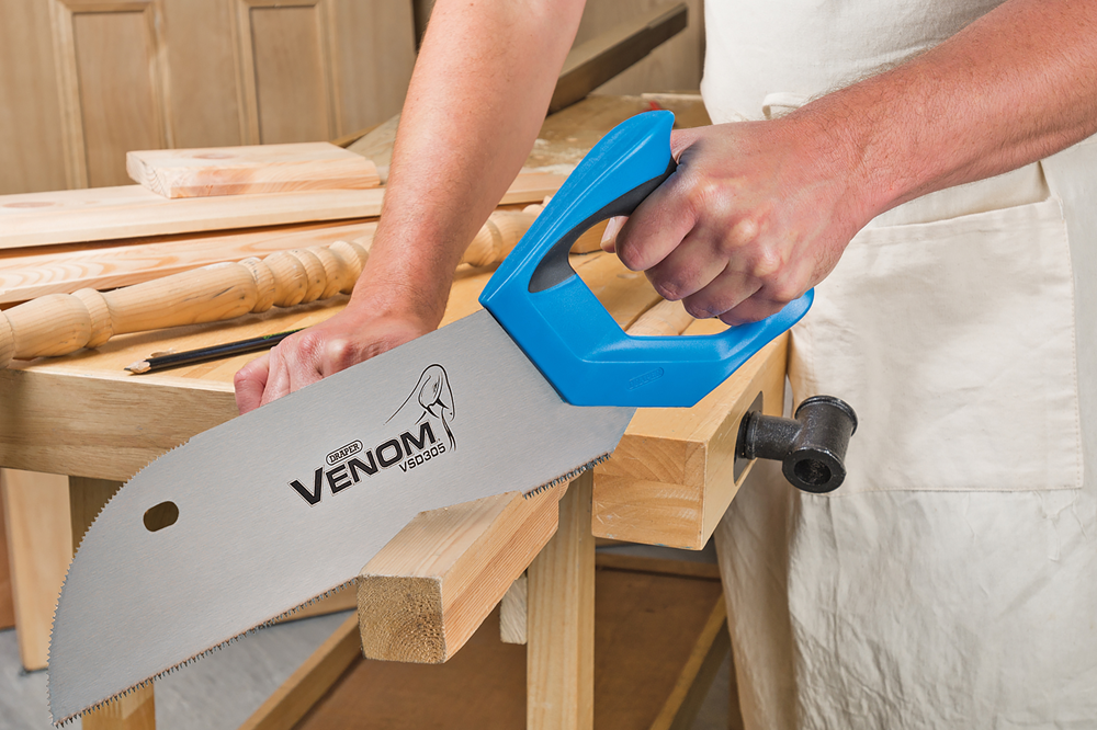 Draper VENOM 305MM FLOORBOARD SAW 16829 Draper VenomÂ® Double Ground Floorboard Saw, 305mm, 11tpi/12ppi