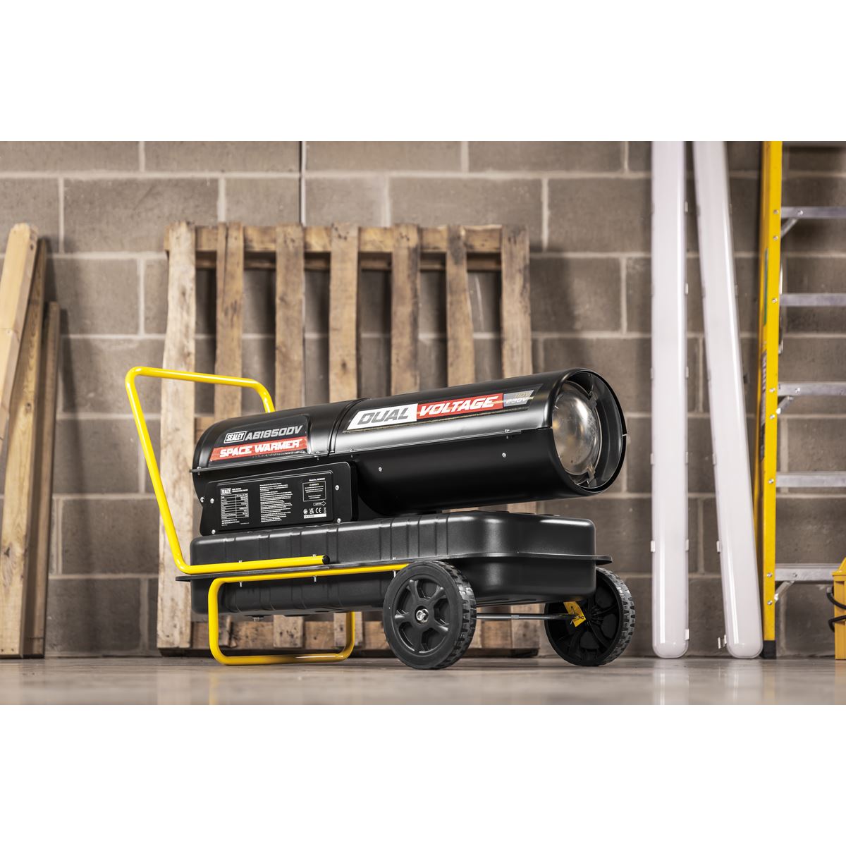 Sealey AB1850DV Dual Voltage Space Warmer Kerosene/Diesel Heater with Wheels 185,000Btu/hr(55kW) | 230V ~ 50Hz or 110V ~ 50Hz, Thermostat, Wheels