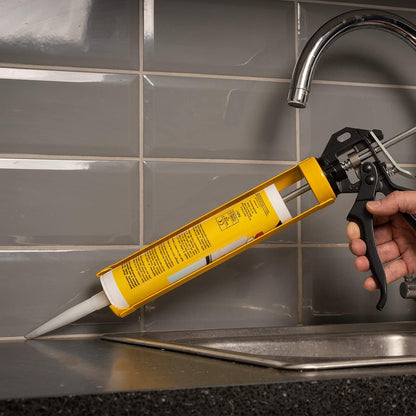 Roughneck 32-230 Heavy Duty Sealant Gun – Up to 400ml Cartridges, 13:1 Thrust, Non-Drip Rotating Barrel & Nozzle Cleaner