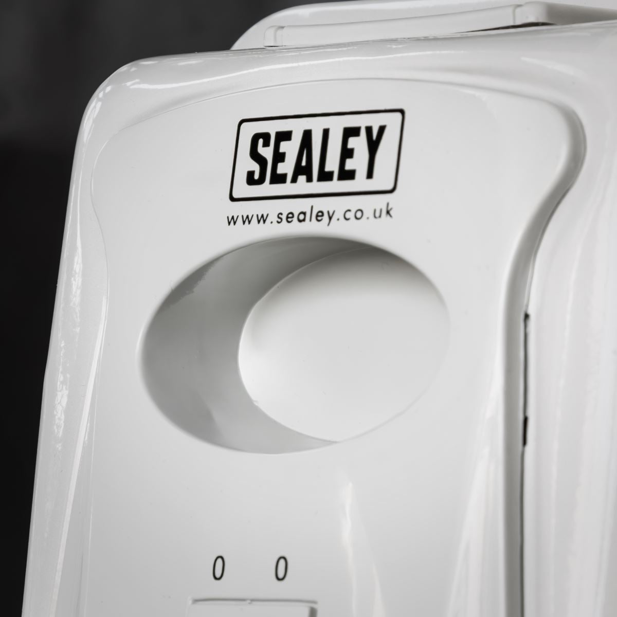 Sealey RD2500 11-Element Oil-Filled Radiator 2500W/230V | Thermostat, Tip-Over Switch | Oil filled radiator suitable for office, home, showroom and