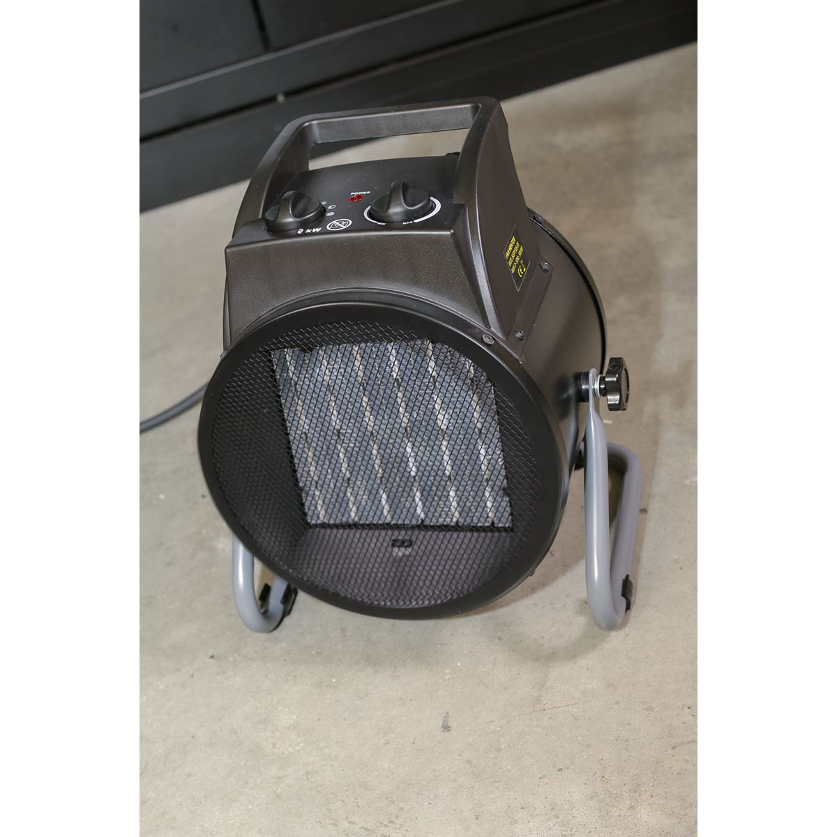 Sealey PEH2001 Industrial PTC Fan Heater 2000W/230V | 6,800Btu/hr, 1000/2000W, 230V - 13A, Thermostat | Features PTC heat conducting ceramic elements