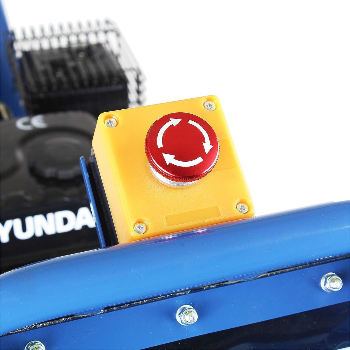 Hyundai HYCH7070E-2 Petrol Wood Chipper 212cc 7hp 70mm Capacity Electric Start Garden Shredder Mulcher Garden Shredder Mulcher