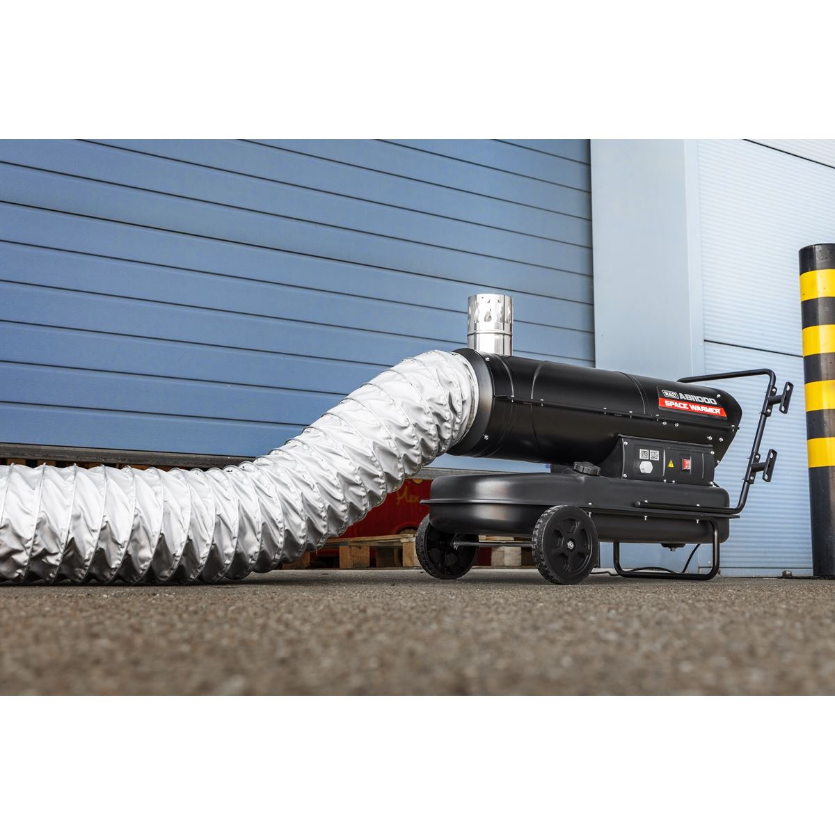 Sealey ABI1000 Space Warmer Indirect Kerosene/Diesel Heater with Wheels 102,000Btu/hr | 102,360Btu/hr(30kW), 230V ~ 50Hz, Thermostat, Wheels