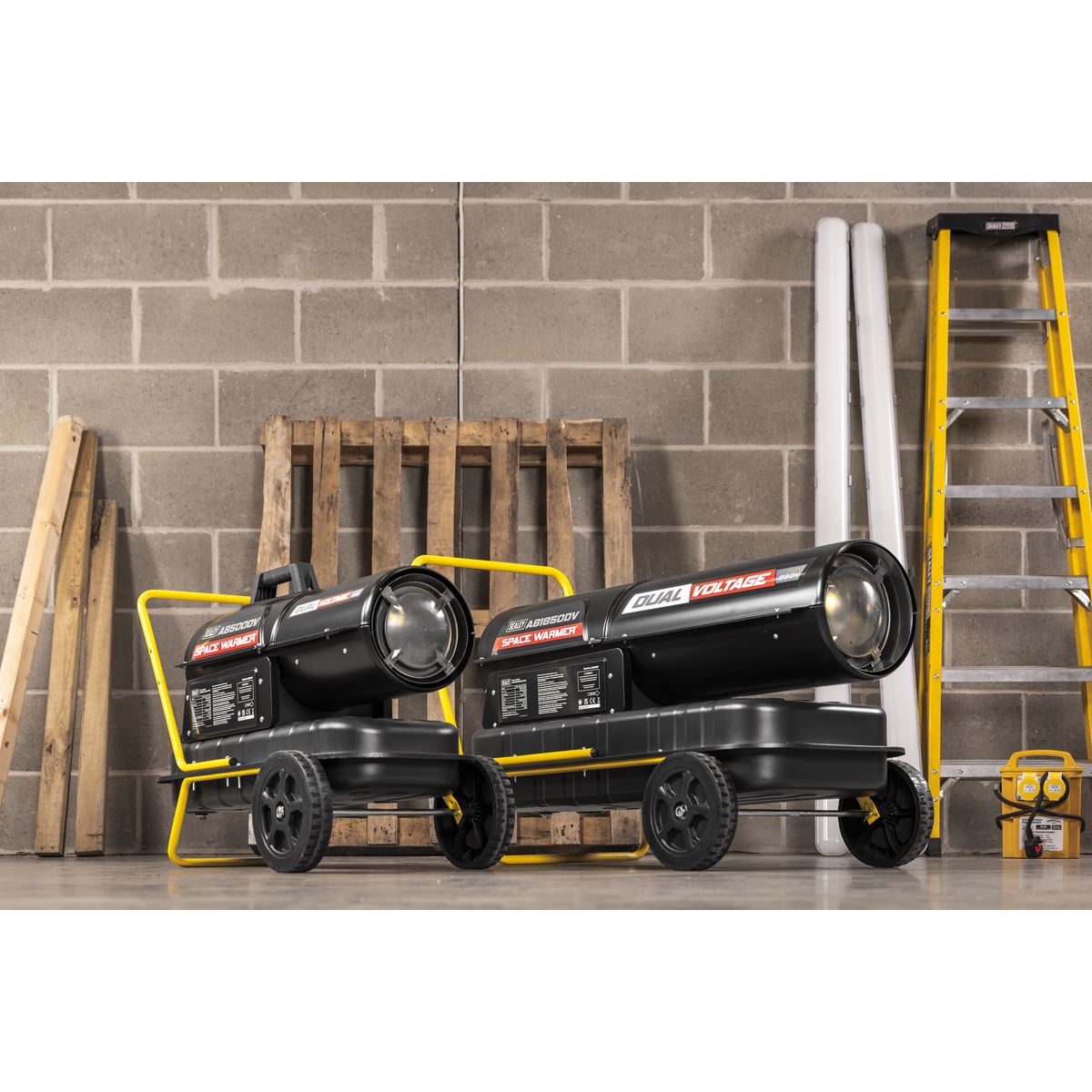 Sealey AB1850DV Dual Voltage Space Warmer Kerosene/Diesel Heater with Wheels 185,000Btu/hr(55kW) | 230V ~ 50Hz or 110V ~ 50Hz, Thermostat, Wheels
