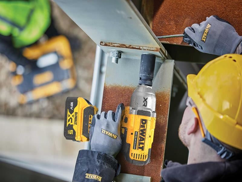 DeWalt DCF900P2T XR Brushless 1/2in High Torque Impact Wrench 18V 2 x 5.0Ah Li-ion