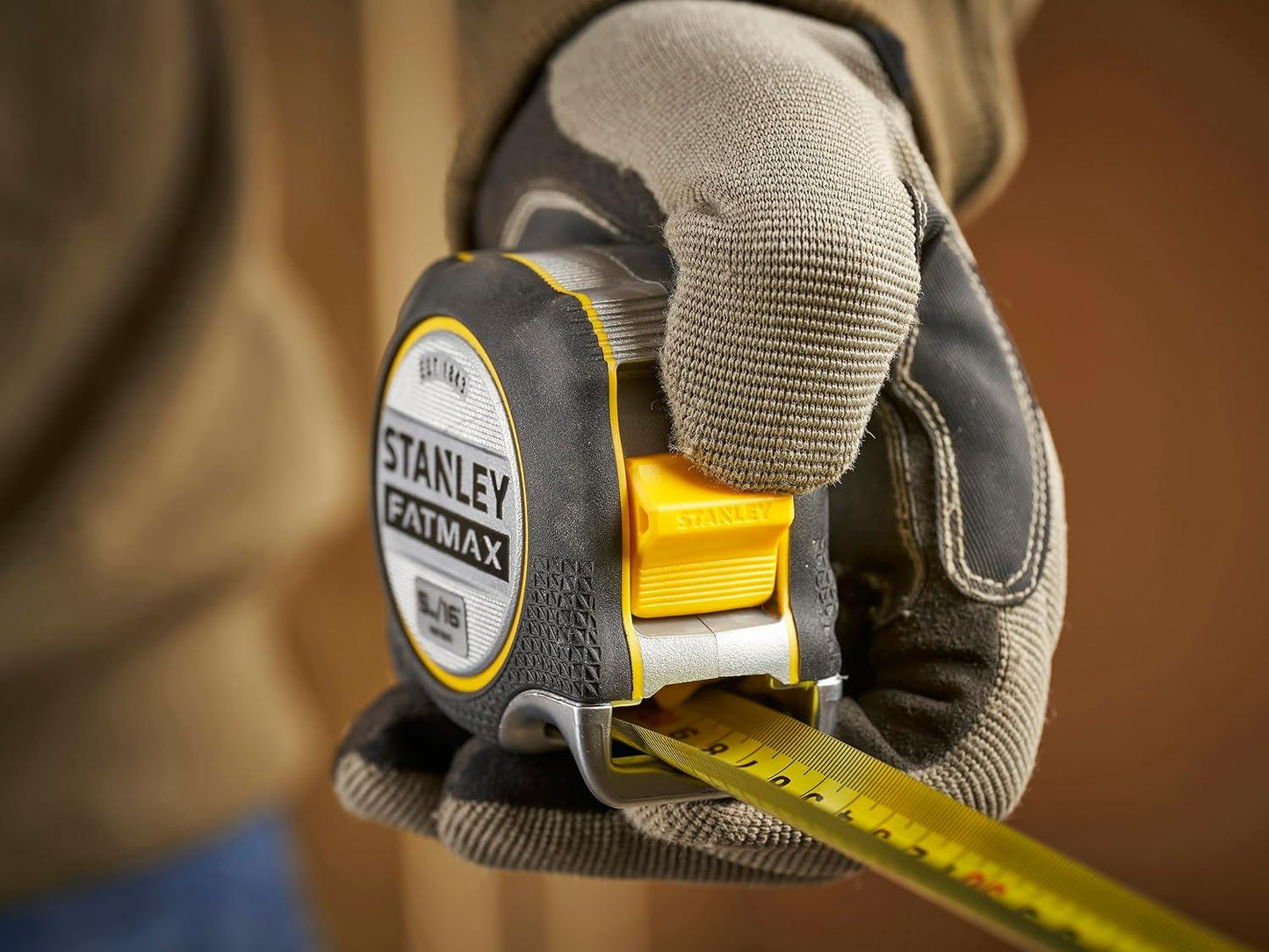 Stanley FATMAX XTREME 5m / 16ft Tape Measure – Beast Hook, Finger Brake & Double-Sided Blade