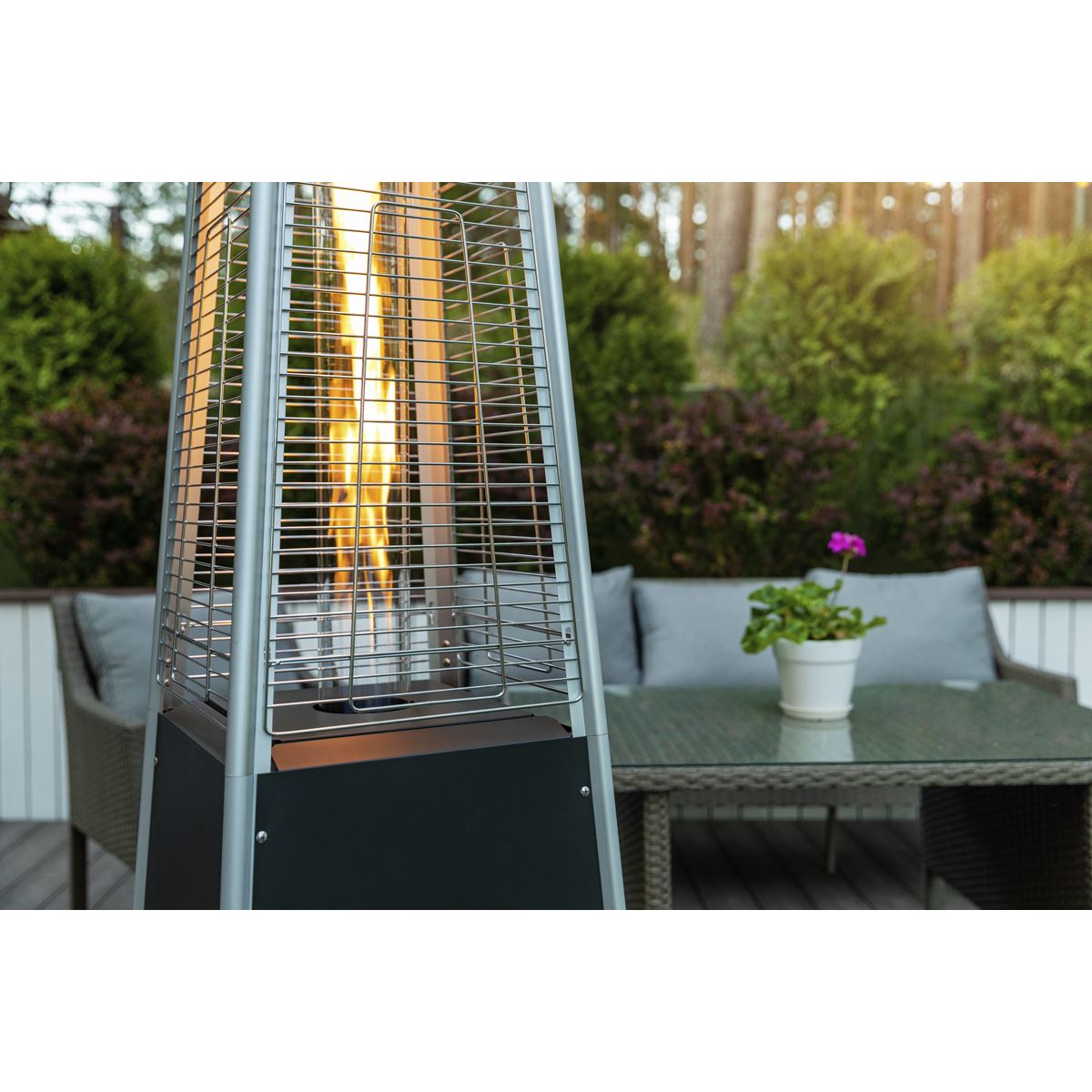 Dellonda DG98 Pyramid Gas Outdoor Garden Patio Heater 13kW Commercial & Home Use | Tip-Over Switch, Adjustable | Innovative design of Gas Flame