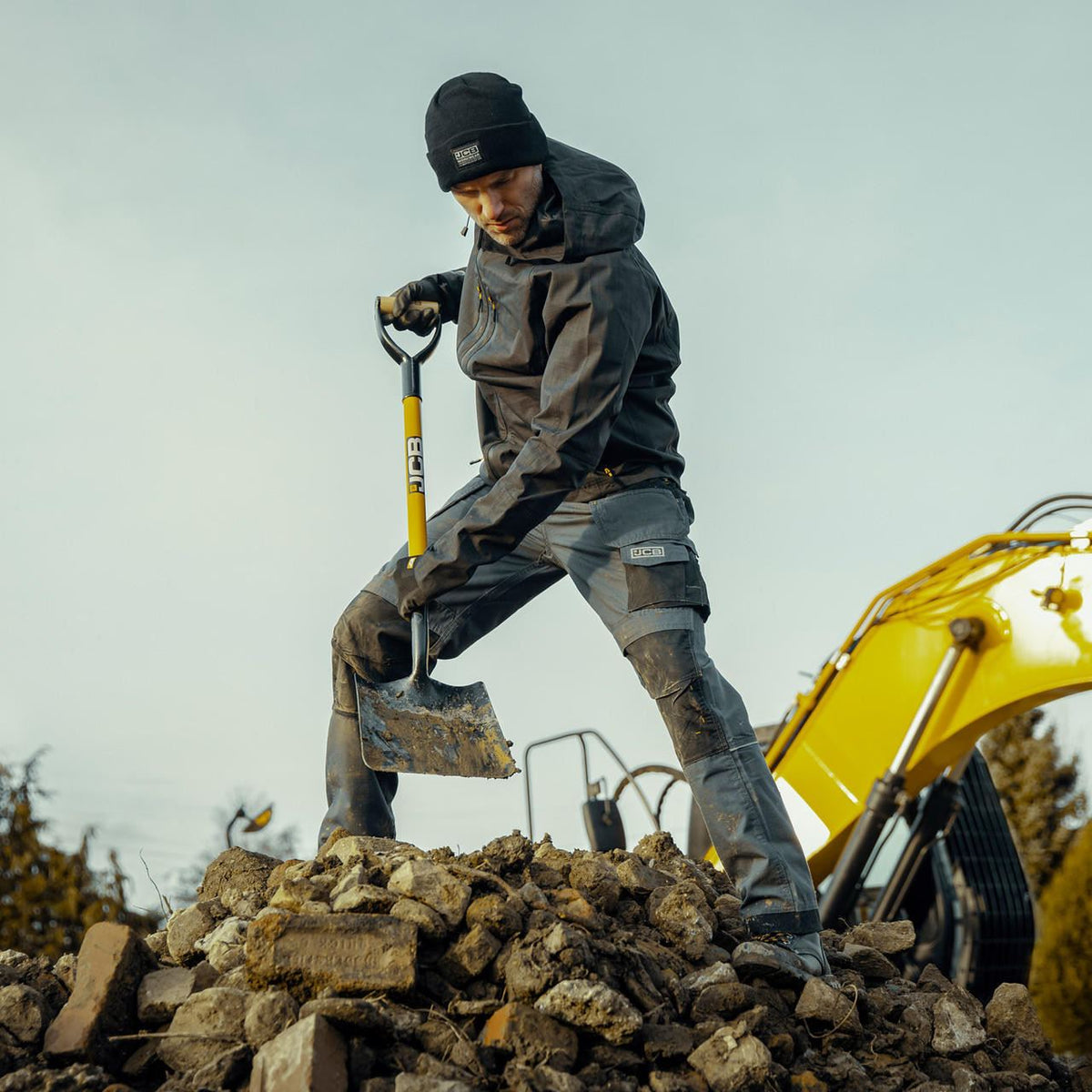 JCB JCBSM2T01 Site Shovel Tapered Mouth Site Master Contractor Shovel Professional Building Shovel