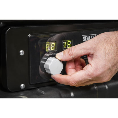 Sealey AB500DV Dual Voltage Kerosene/Diesel Space Warmer Heater with Wheels 50,000Btu/hr | 50,000Btu/(15kW), 230V 50Hz or 110V 50Hz, Thermostat