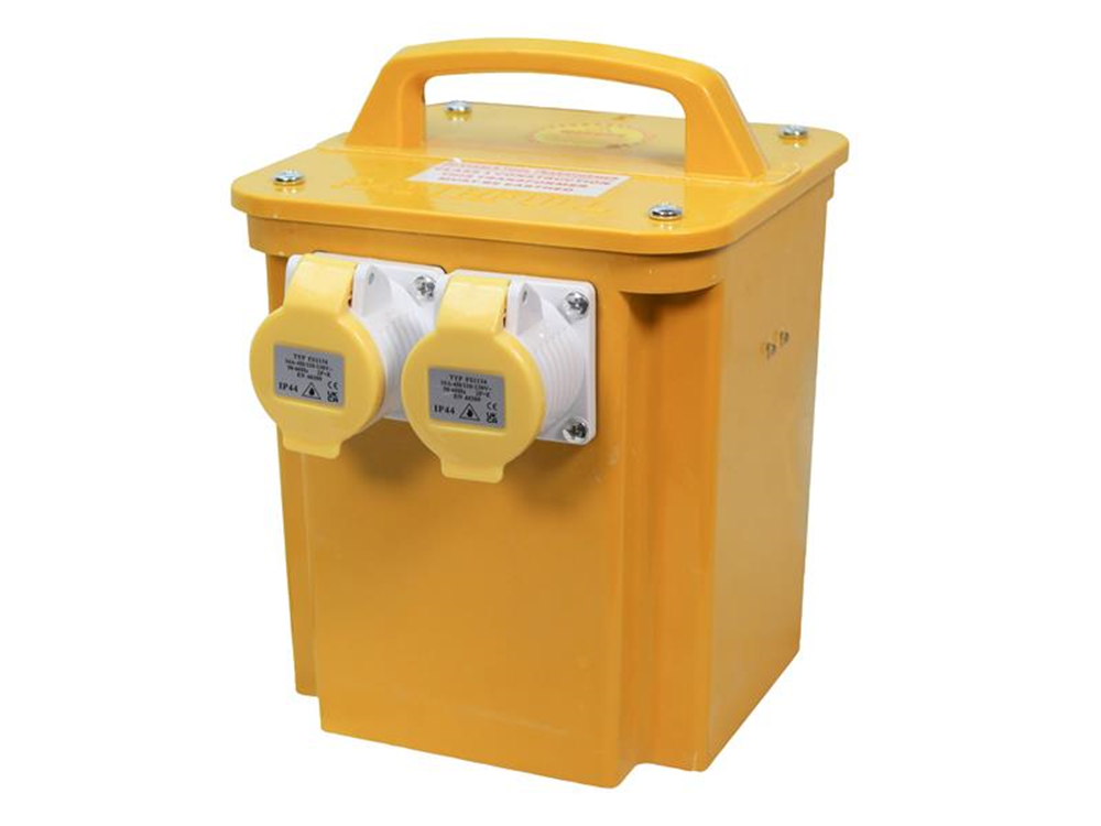 Faithfull Power Plus FPPTRAN33A Transformer 3.3kVA Dual Socket |