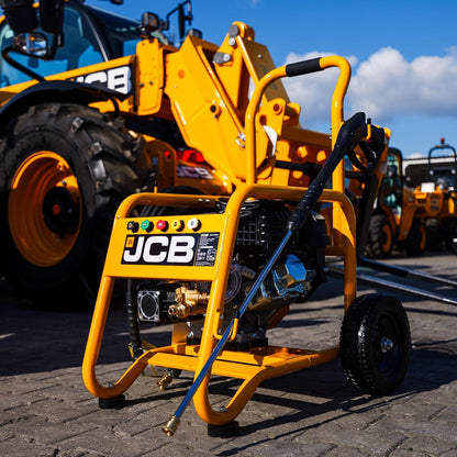 JCB Petrol Pressure Washer 4000 PSI 276 Bar 15HP Triplex AR Pump
