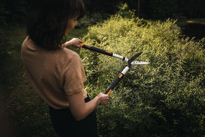 Fiskars 1013565 HS86 SmartFit Telescopic Hedge Shears Extendable Garden Trimming Shears for Hedges Shrubs Bushes and General Garden Maintenance