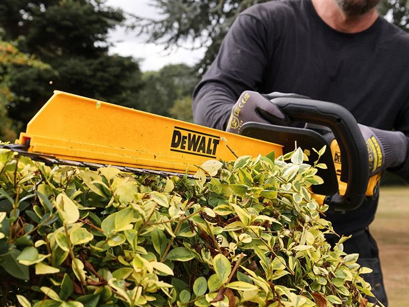 DeWalt Power Tools DCMHT567P1 XR Hedge Trimmer 18V 1 x 5.0Ah Li-ion