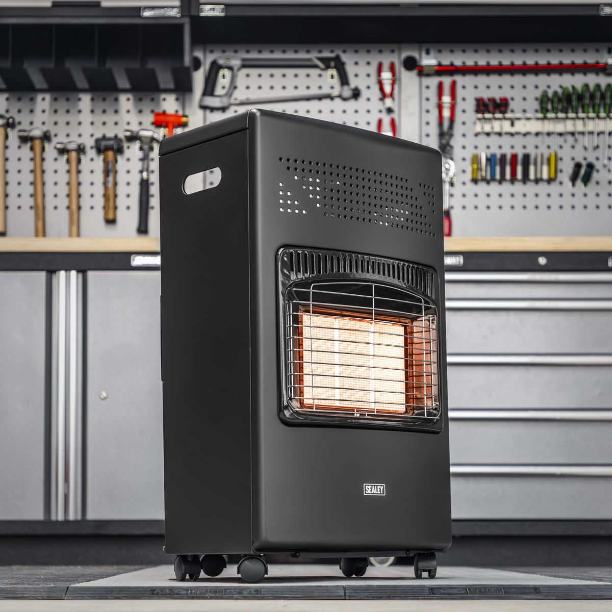 Sealey CH4200 Cabinet Gas Heater 4.2kW | 1.55/2.9/4.2kW(5,288-14,330Btu/hr) | Ceramic plaque cabinet heater ideal for office or home use.
