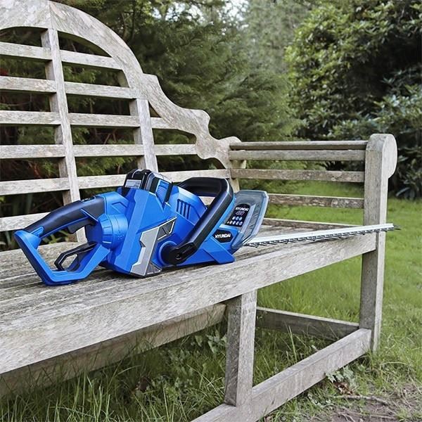 Hyundai HYHT40LI Cordless Hedge Trimmer 40V Li-Ion Battery & Charger Hedge Cutter Garden Trimmer Garden Hedge Cutter