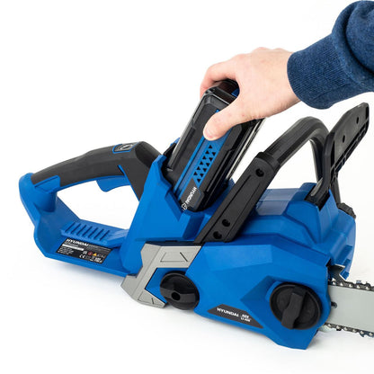 Hyundai HYC40LI Cordless Chainsaw 40V 2.5Ah 14in 35cm Bar 17m/s Battery & Charger Li-Ion Garden Saw Tree Log Cutting Garden Saw