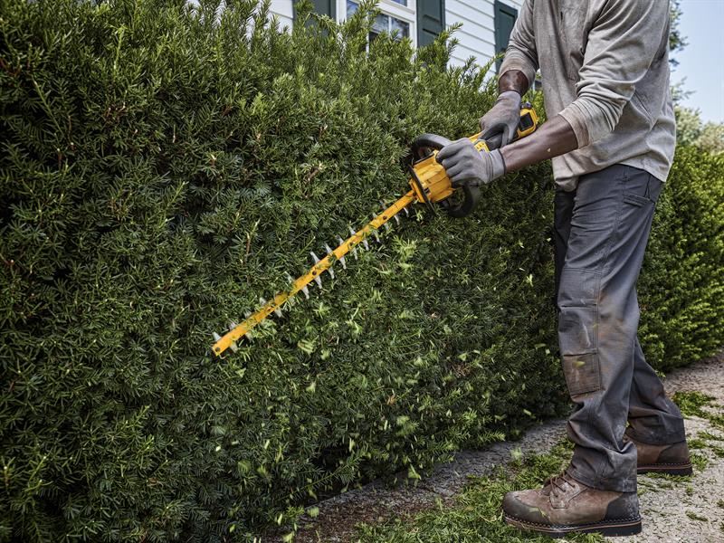 DeWalt DCMHT573X XR FlexVolt Hedge Trimmer 54V 1 x 9.0Ah Li-ion