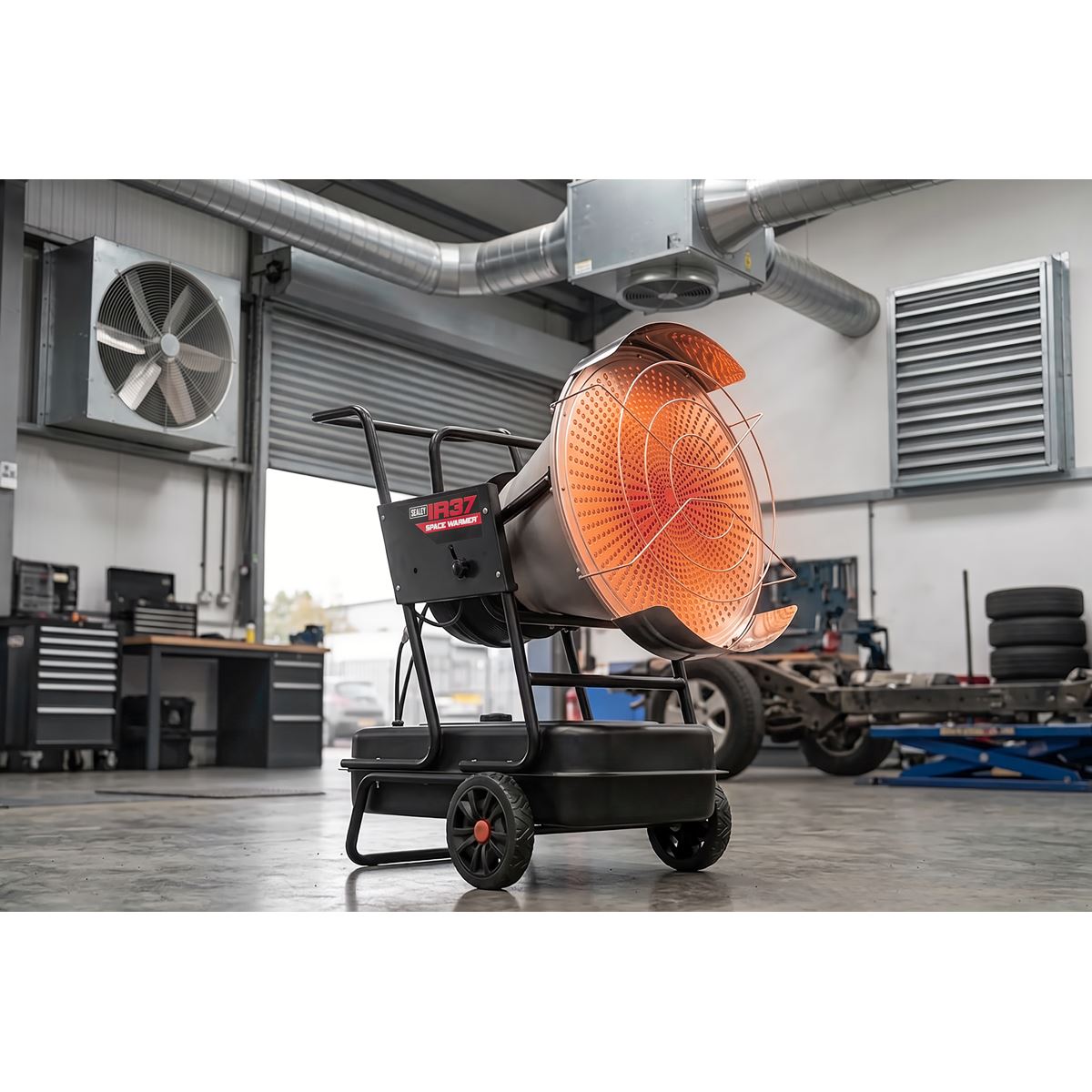 Sealey IR37 Space Warmer Infrared Kerosene/Diesel Heater with Wheels 136,500Btu/hr | 136,500Btu/hr(40kW), 230V ~ 50Hz, Overheat Protection