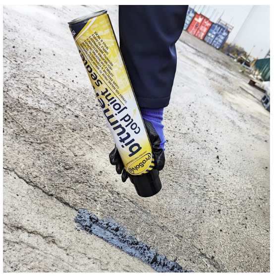 ProSolve Bitumen Cold Joint Sealer Spray 750ml Waterproof Tarmac Asphalt Road Driveway Pothole Repair Fast Drying