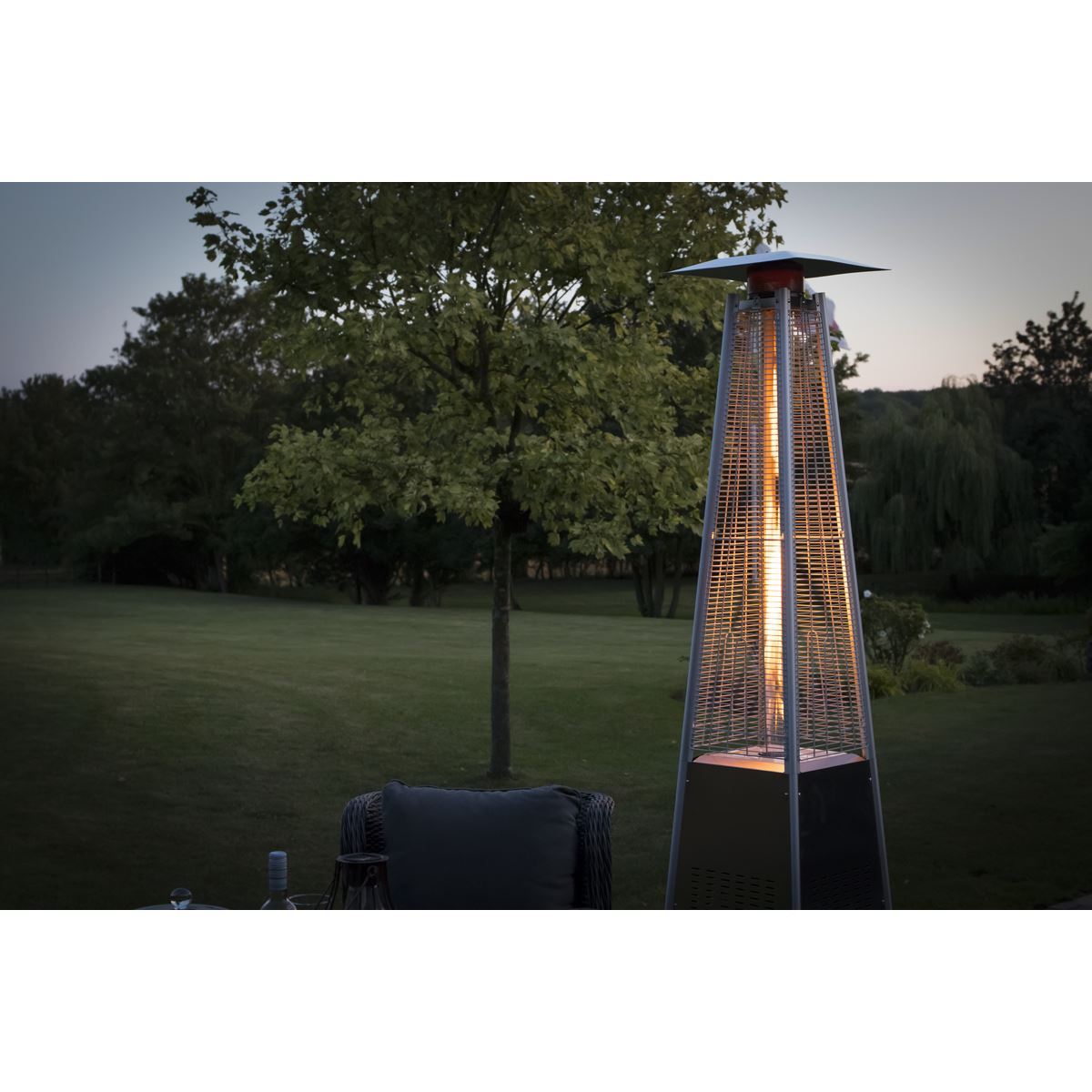 Dellonda DG99 13kW Pyramid Gas Patio Heater 13kW Commercial/Garden Use - Stainless Steel | Tip-Over Switch, Adjustable | Innovative design of Gas