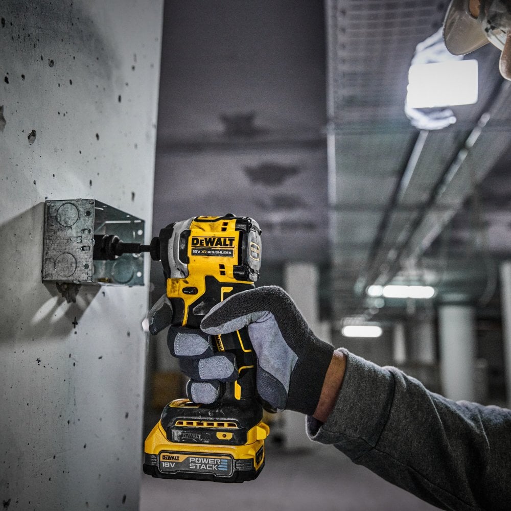 DEWDCFDeWalt DCF850E2T XR BL Impact Driver 18V 2 x POWERSTACK™ Li-ion