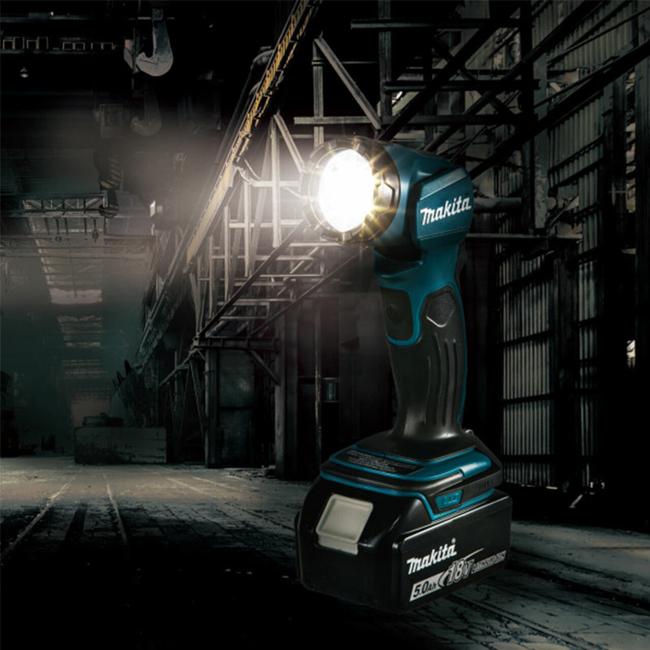 Makita DML815 14.4/18V LXT LED Torch (Body Only)