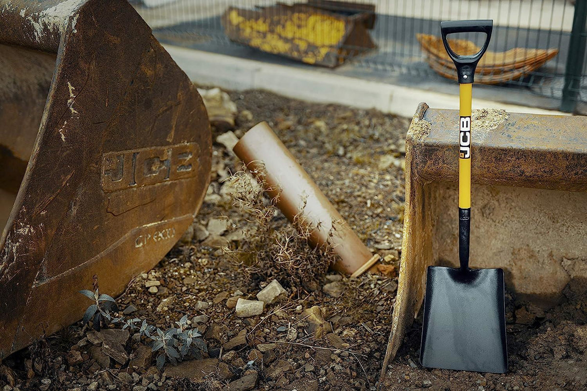 JCB JCBSS2S01 Site Shovel 250x300mm Blade Heavy Duty Steel Square Mouth Professional Contractor Shovel Building Shovel