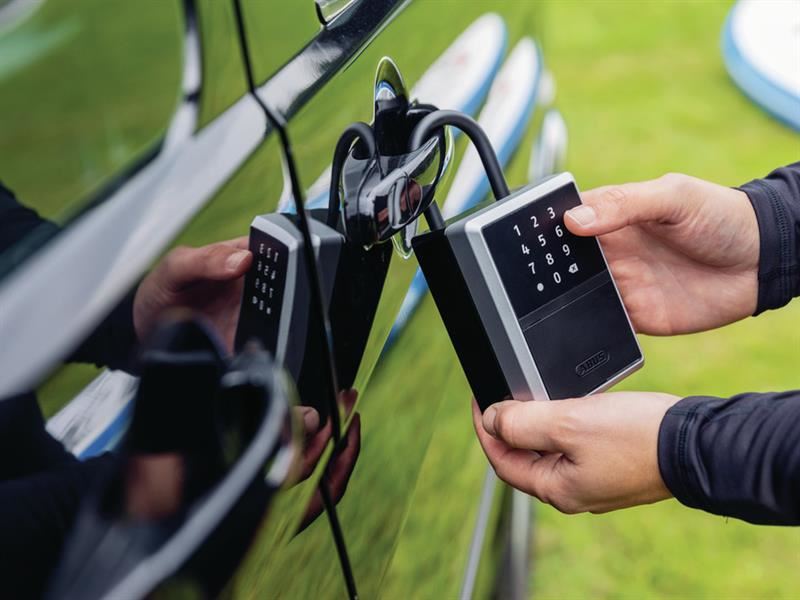 ABU 787 SMART-BT KeyGarage  with Shackle