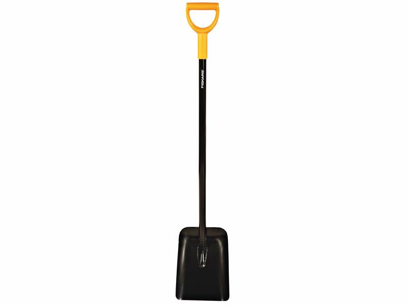Fiskars 1003457 Solid� Shovel