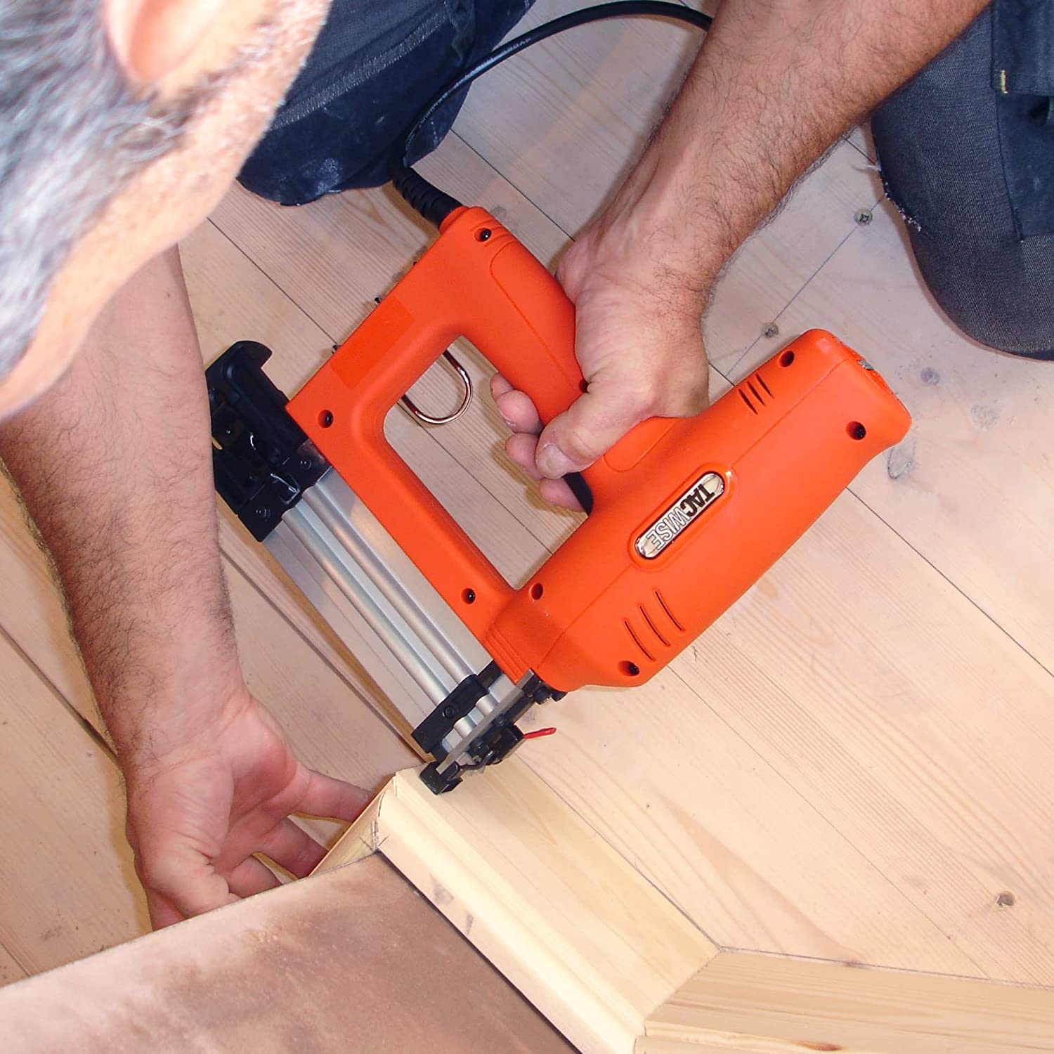 Electric nail deals gun for wood